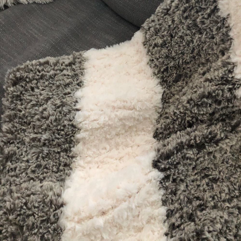 Handmade throw blankets - Picture 4 of 6